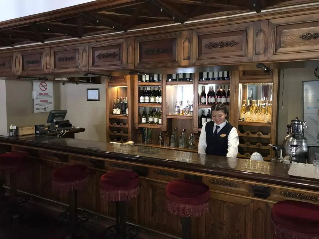 Anemon Hotel Izmir RECEPTION (Copy).jpg